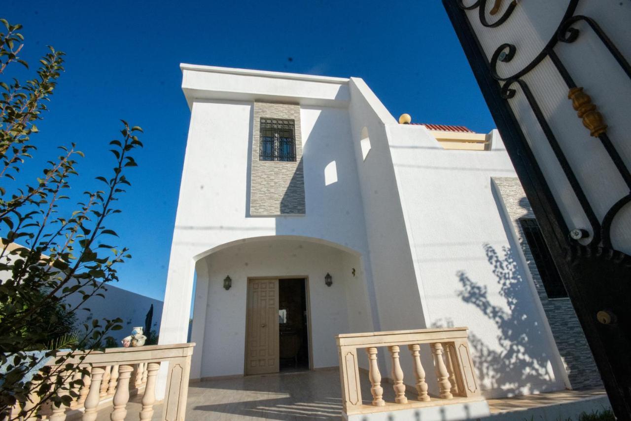 Villa Meublee Avec Piscine Et Abri De Voiture Erriadh Exterior foto